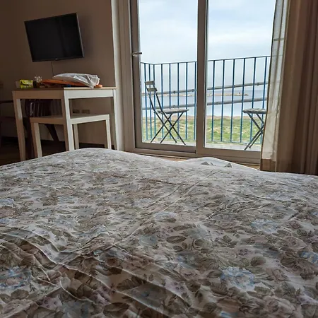 Stanza Panoramica Vento Di Levante 3*